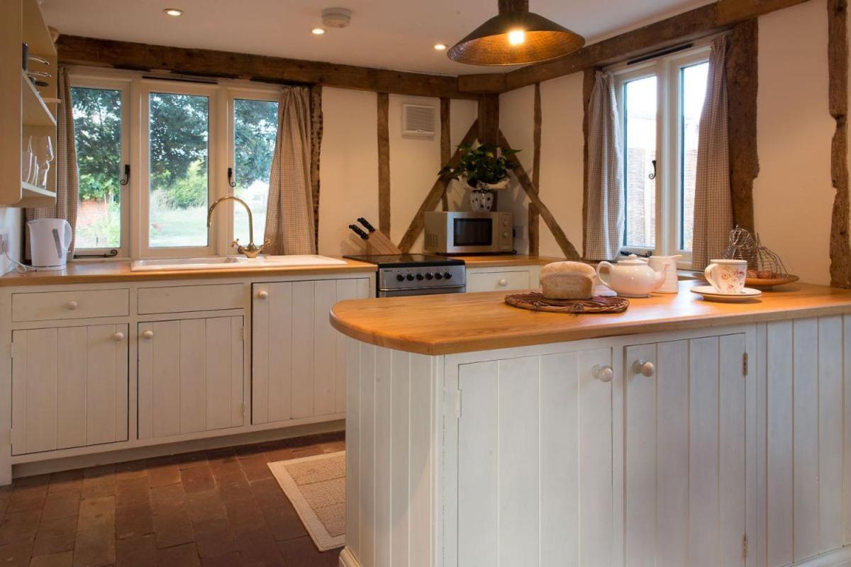 Bromans Barn A Beautiful Cottage By The Sea And Cudmore Nature Reserve West Mersea Exterior foto